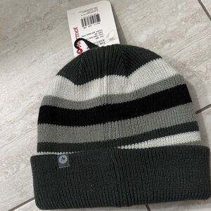 Marmot Men's Two-Tone Striped Beanie - Black and Gray
NWT..o/s